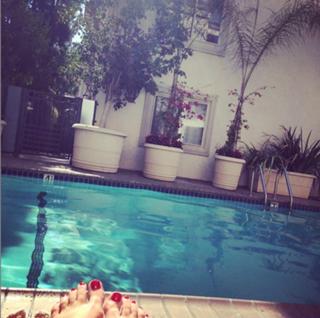 Lyssa Roberts feet photo 10