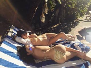 Lyssa Roberts feet photo 19