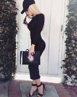 Lyssa Roberts feet photo 12