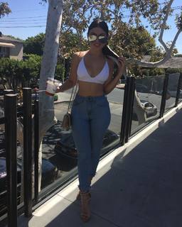 Lyssa Roberts feet photo 10