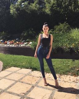 Lyssa Roberts feet photo 18