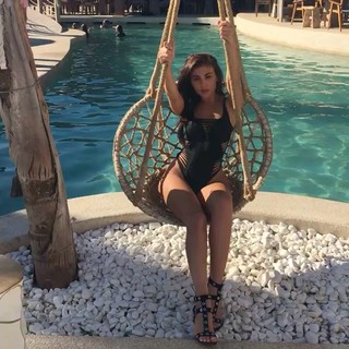 Lyssa Roberts feet photo 14