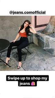 Lyssa Roberts feet photo 2