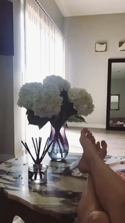 Lyssa Roberts feet photo 1