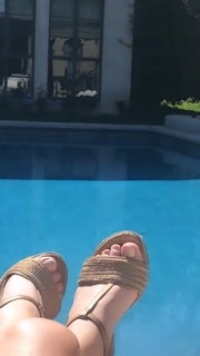 Lyssa Roberts feet photo 7