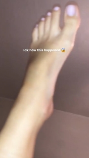 Lyssa Roberts feet photo 6