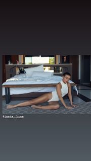 Lyssa Roberts feet photo 7