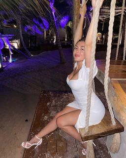 Lyssa Roberts feet photo 1