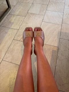Lyssa Roberts feet photo 11