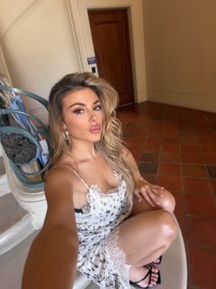Lyssa Roberts feet photo 5