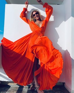 Lyubov Tolkalina feet photo 1
