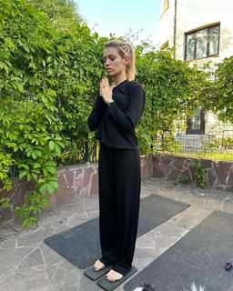 Lyusya Chebotina feet photo thumbnail