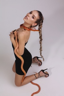 Lyusya Chebotina feet photo thumbnail