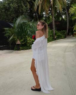 Lyusya Chebotina feet photo thumbnail