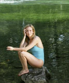 Léa Drucker feet photo 12