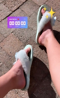 Léa Elui feet photo thumbnail