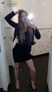 Léa Elui feet photo thumbnail