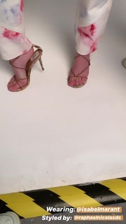 Léa Elui feet photo thumbnail