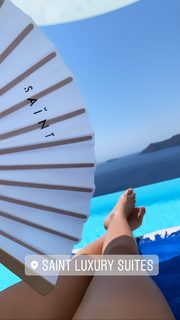 Léa Elui feet photo thumbnail