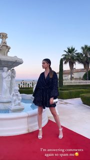 Léa Elui feet photo thumbnail