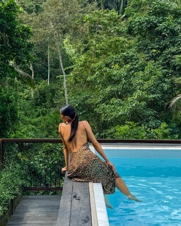 Léa Elui feet photo thumbnail