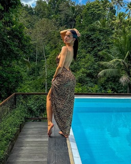 Léa Elui feet photo thumbnail