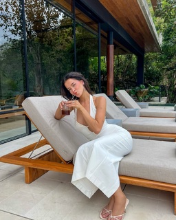 Léa Elui feet photo thumbnail
