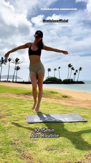 Léa Elui feet photo thumbnail