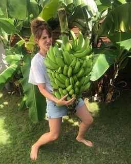 Léa François feet photo 2
