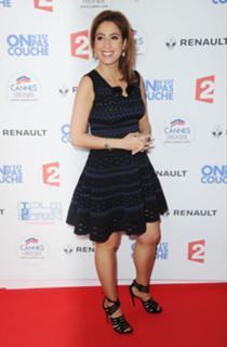 Léa Salamé feet photo 11