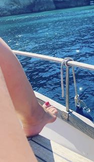 Léa Salamé feet photo 1