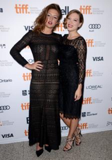 Léa Seydoux feet photo thumbnail