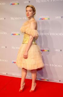 Léa Seydoux feet photo thumbnail