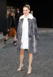 Léa Seydoux feet photo thumbnail