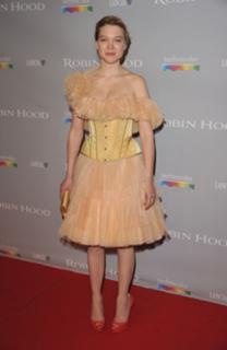 Léa Seydoux feet photo thumbnail