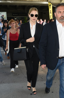 Léa Seydoux feet photo thumbnail