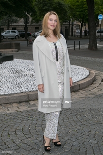 Léa Seydoux feet photo thumbnail
