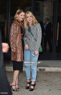 Léa Seydoux feet photo thumbnail