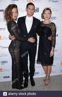 Léa Seydoux feet photo thumbnail