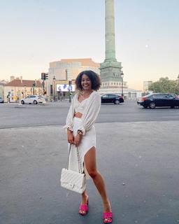 Léna Mahfouf feet photo thumbnail