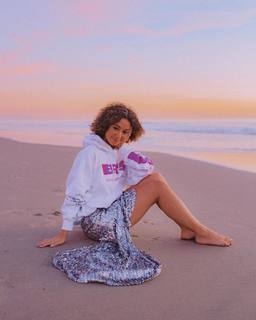 Léna Mahfouf feet photo thumbnail
