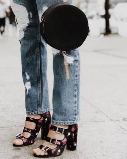 Léna Mahfouf feet photo thumbnail