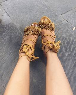Léna Mahfouf feet photo thumbnail