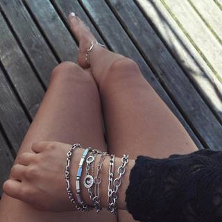 Léna Mahfouf feet photo thumbnail