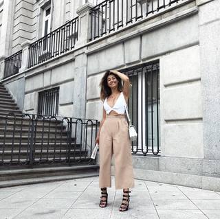 Léna Mahfouf feet photo thumbnail
