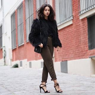 Léna Mahfouf feet photo thumbnail