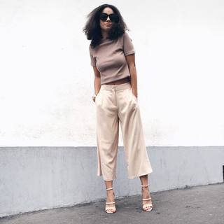 Léna Mahfouf feet photo thumbnail