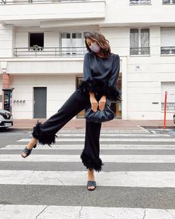 Léna Mahfouf feet photo thumbnail