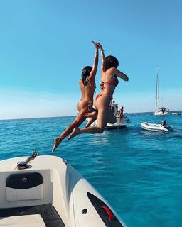 Léna Mahfouf feet photo thumbnail