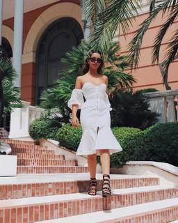 Léna Mahfouf feet photo thumbnail